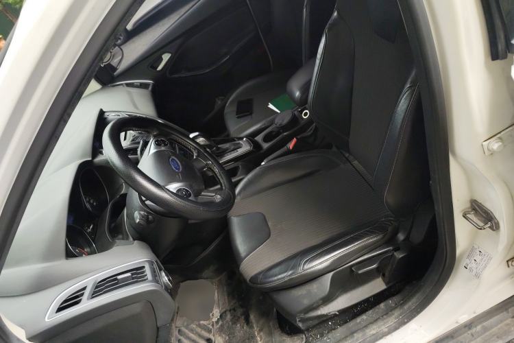 Used Ford Focus 2012 Hatchback 1.6L Automatic Fashion Edition Left Front Seat