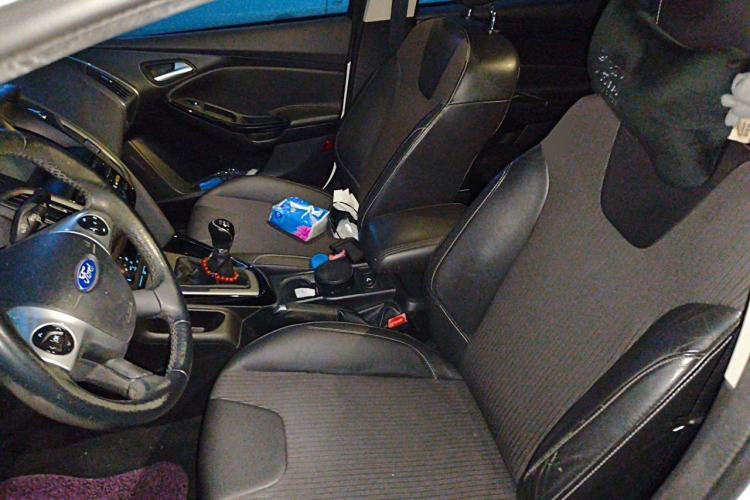 Used Ford Focus 2012 Sedan 1.6L Manual Fashion Edition Left Front Seat