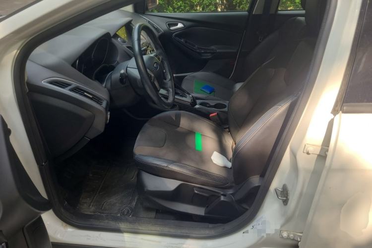 Used Ford Focus 2012 Hatchback 1.6L Automatic Fashion Edition Left Front Seat