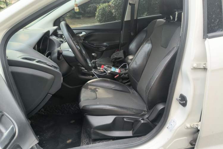 Used Ford Focus 2012 Hatchback 1.6L Manual Fashion Edition Left Front Seat
