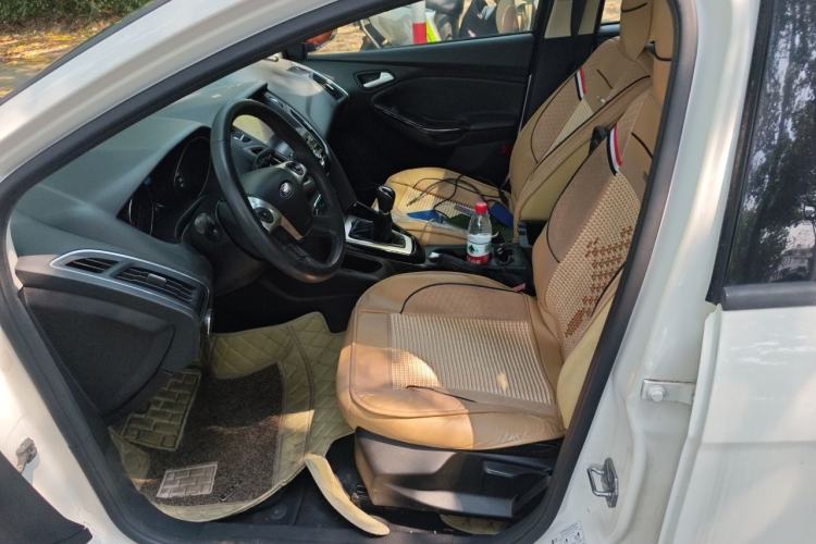 Used Ford Focus 2012 Sedan 1.6L Manual Fashion Edition Left Front Seat