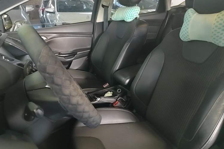 Used Ford Focus 2012 Hatchback 1.6L Automatic Fashion Edition Left Front Seat