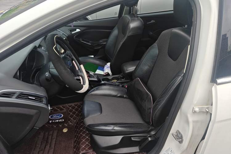 Used Ford Focus 2012 Hatchback 1.6L Automatic Fashion Edition Left Front Seat