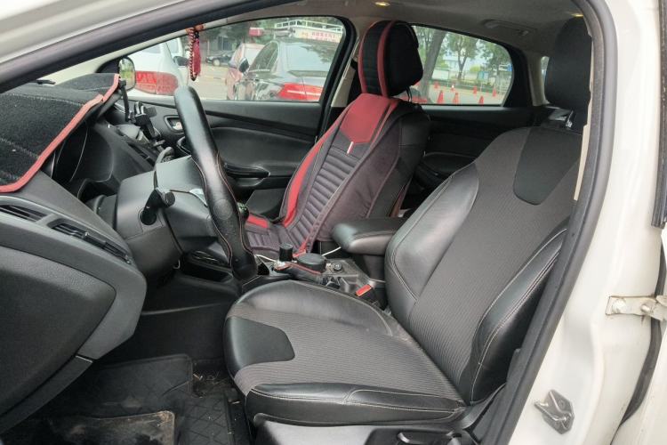 Used Ford Focus 2012 Hatchback 1.6L Manual Fashion Edition Left Front Seat