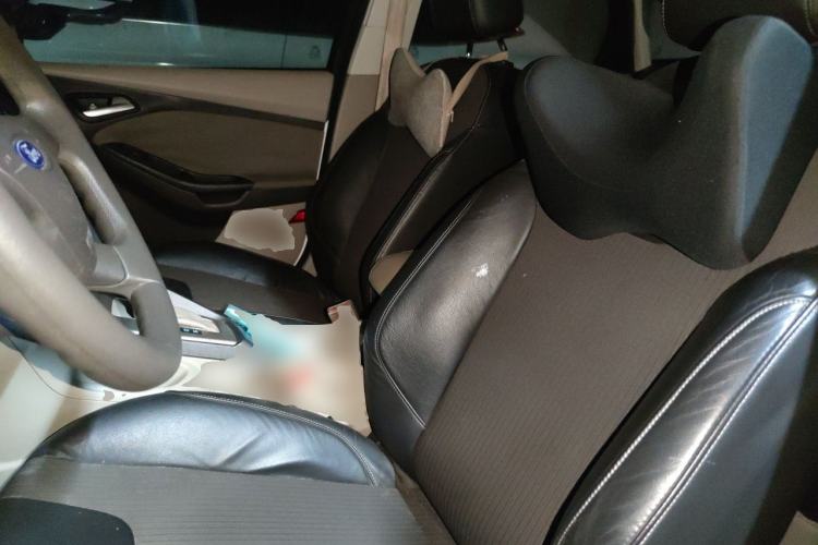 Used Ford Focus 2012 Sedan 1.6L Automatic Comfort Model Left Front Seat