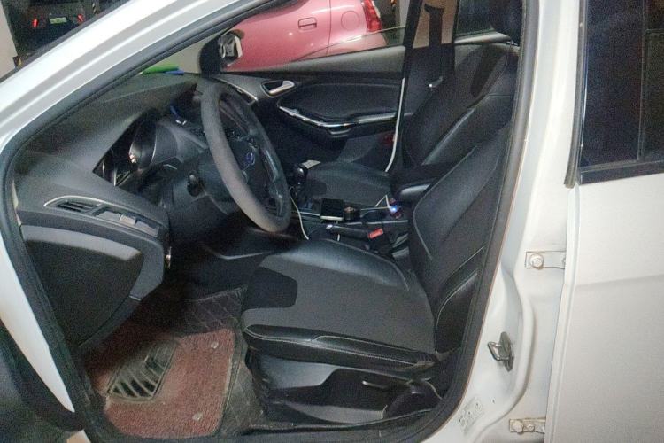Used Ford Focus 2012 Sedan 1.6L Manual Fashion Edition Left Front Seat