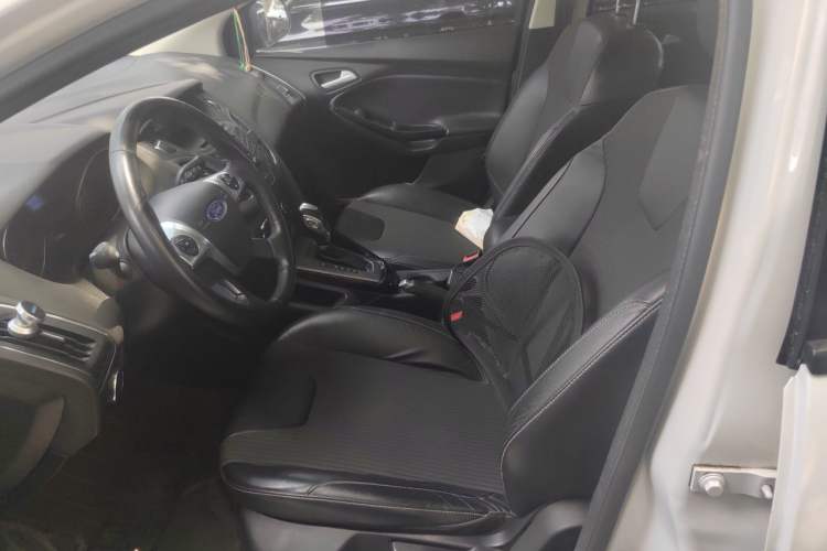 Used Ford Focus 2012 Sedan 1.6L Automatic Fashion Edition Left Front Seat