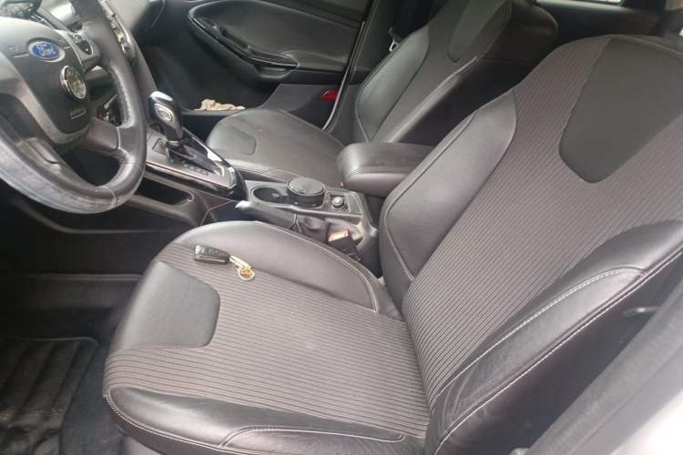 Used Ford Focus 2012 Hatchback 1.6L Automatic Fashion Edition Left Front Seat