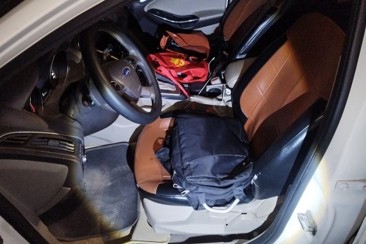 Used Ford Focus 2012 Sedan 1.6L Automatic Fashion Edition Left Front Seat
