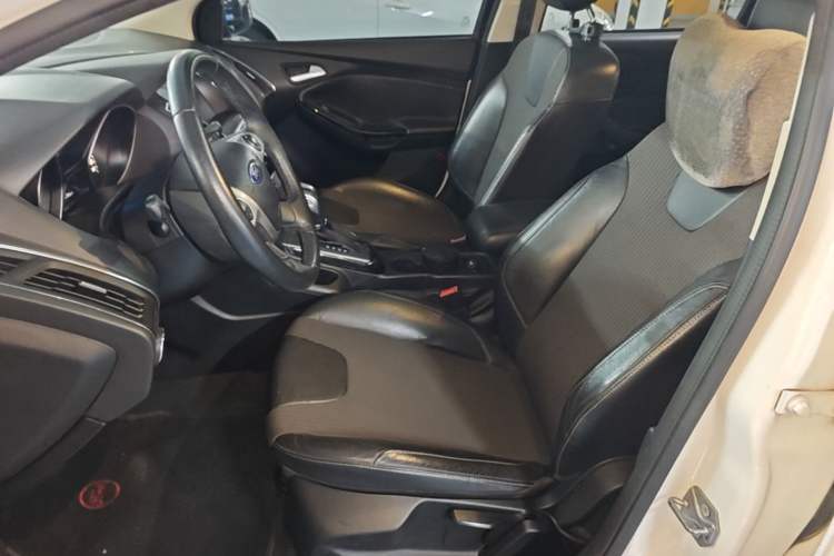 Used Ford Focus 2012 Hatchback 1.6L Automatic Fashion Edition Left Front Seat