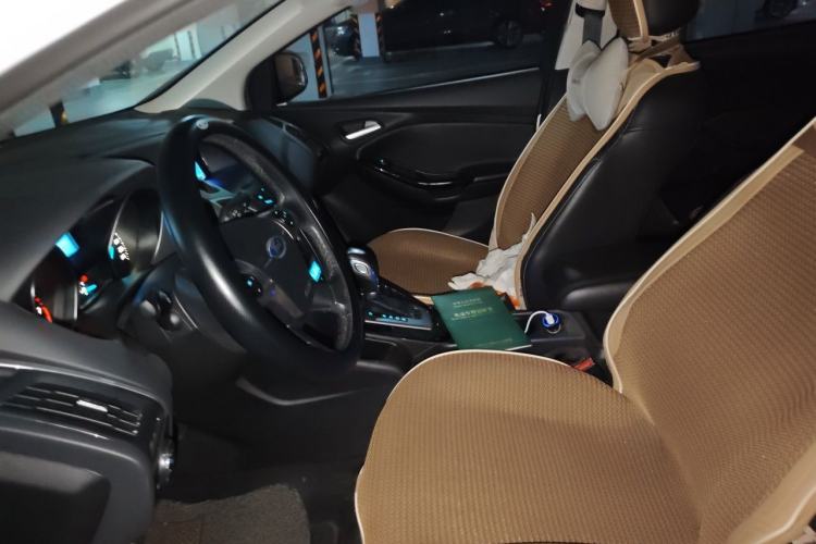 Used Ford Focus 2012 Sedan 1.6L Automatic Fashion Edition Left Front Seat