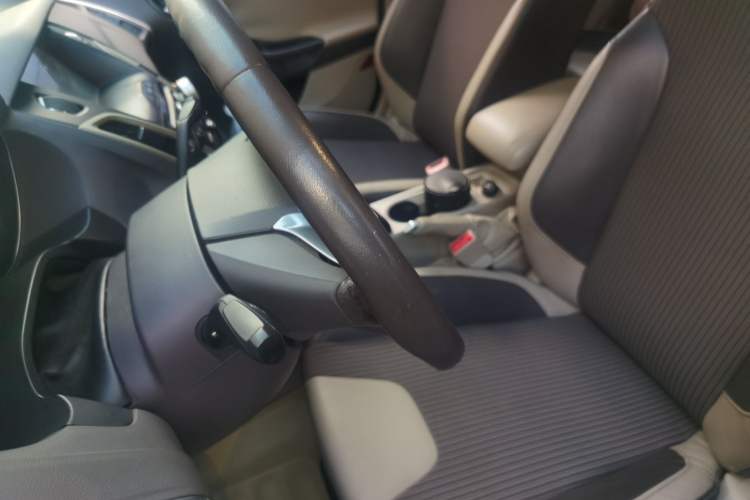 Used Ford Focus 2012 Sedan 1.6L Automatic Fashion Edition Left Front Seat