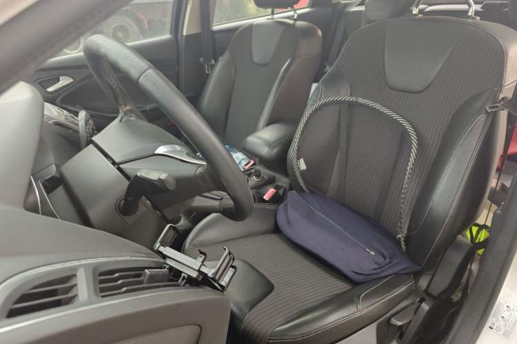 Used Ford Focus 2012 Hatchback 1.6L Manual Fashion Edition Left Front Seat