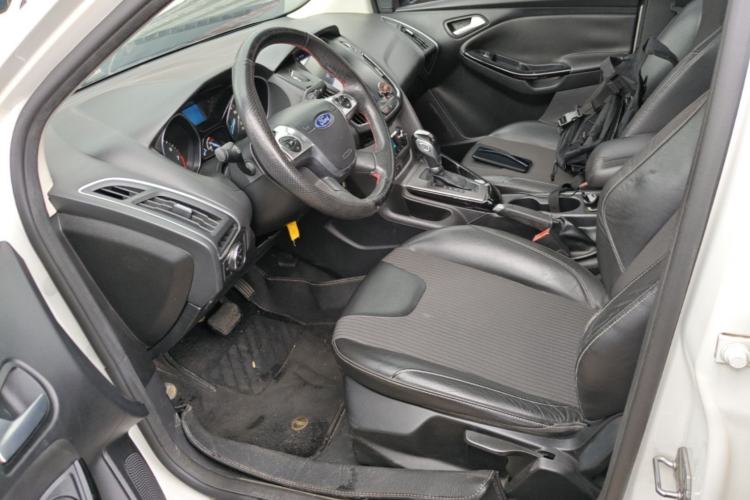 Used Ford Focus 2012 Sedan 1.6L Automatic Fashion Edition Left Front Seat
