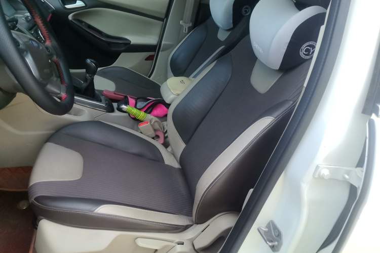 Used Ford Focus 2012 Hatchback 1.6L Manual Fashion Edition Left Front Seat