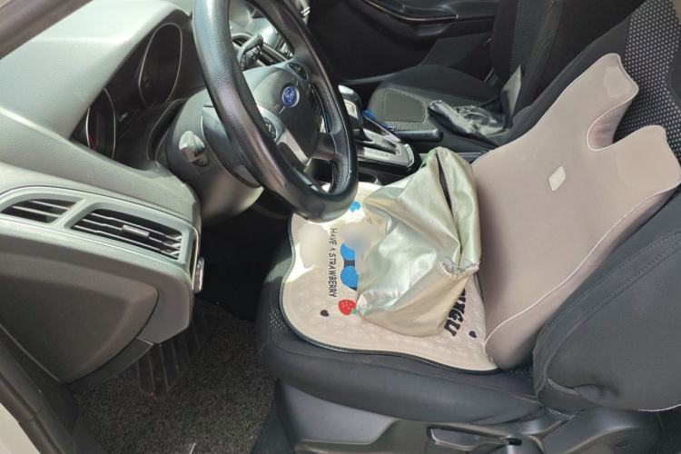 Used Ford Focus 2012 Hatchback 1.6L Automatic Fashion Edition Left Front Seat
