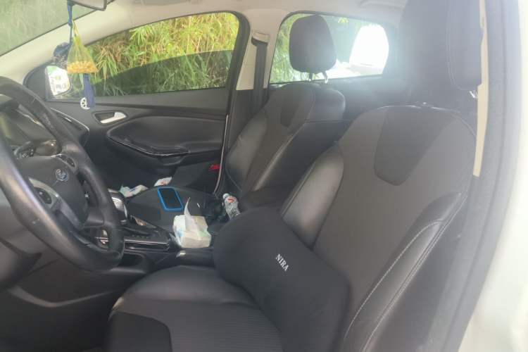 Used Ford Focus 2012 Sedan 1.6L Automatic Fashion Edition Left Front Seat