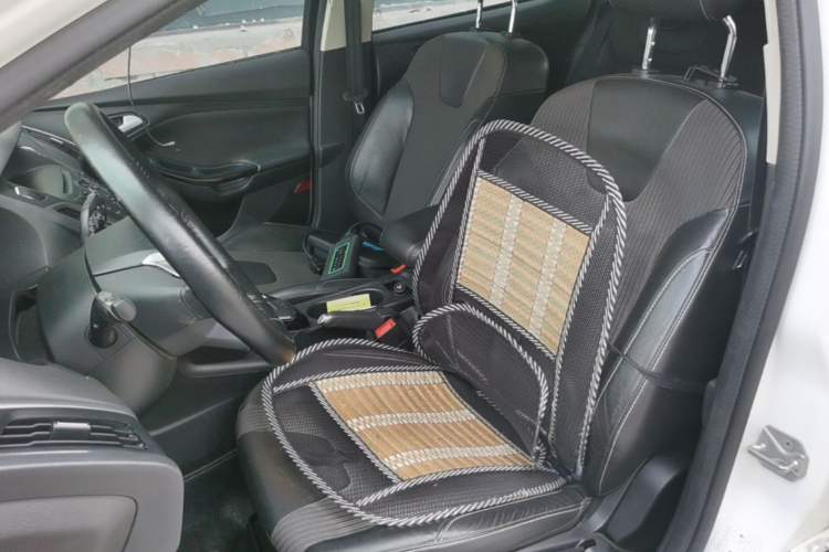 Used Ford Focus 2012 Hatchback 1.6L Automatic Fashion Edition Left Front Seat