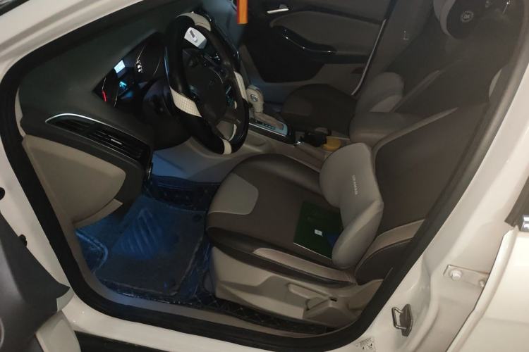 Used Ford Focus 2012 Sedan 1.6L Automatic Fashion Edition Left Front Seat