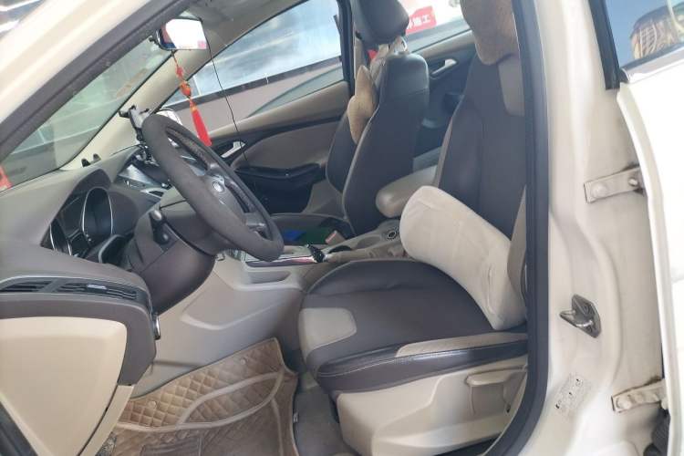 Used Ford Focus 2012 Sedan 1.6L Automatic Fashion Edition Left Front Seat