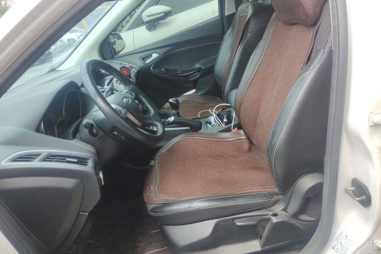 Used Ford Focus 2012 Hatchback 2.0L Manual Luxury Sport Model Left Front Seat