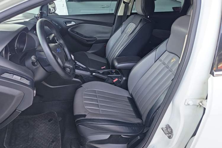 Used Ford Focus 2012 Hatchback 1.6L Automatic Comfort Model Left Front Seat