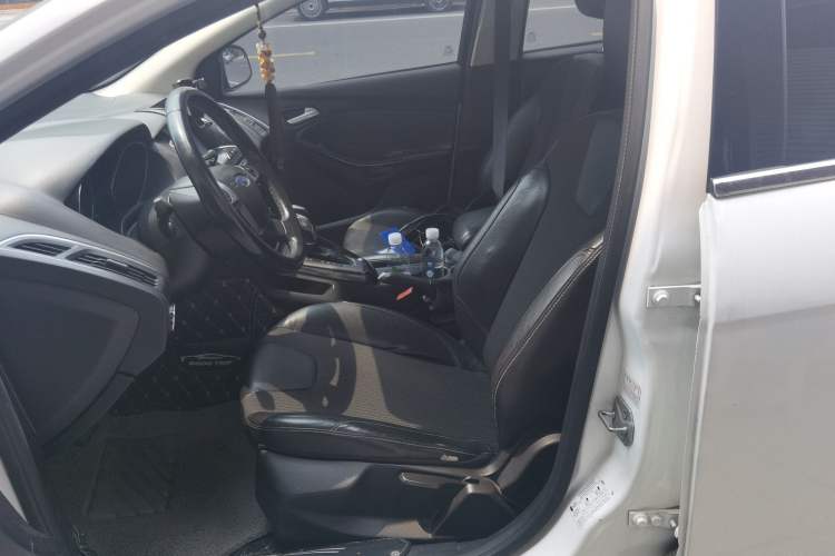 Used Ford Focus 2012 Hatchback 1.6L Automatic Fashion Edition Left Front Seat