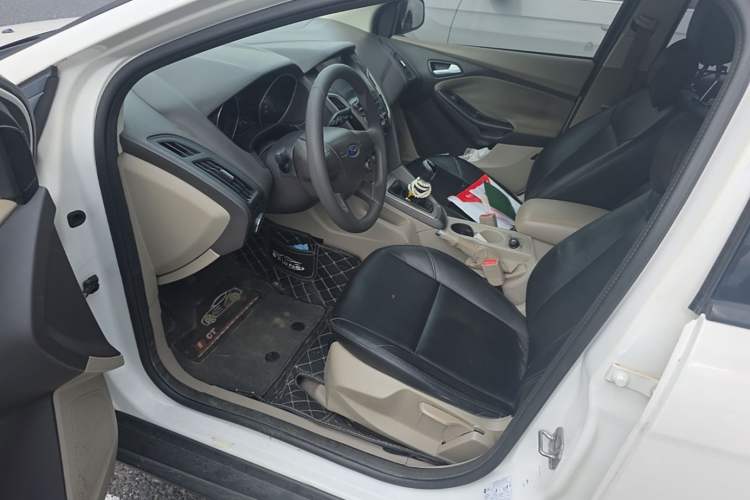 Used Ford Focus 2012 Sedan 1.6L Manual Comfort Model Left Front Seat