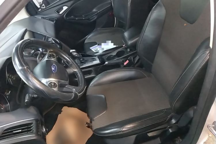 Used Ford Focus 2012 Hatchback 1.6L Automatic Fashion Edition Left Front Seat