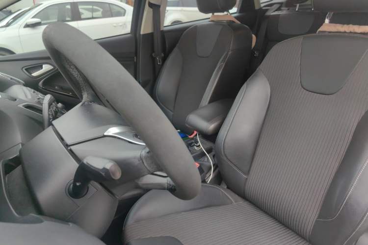 Used Ford Focus 2012 Hatchback 1.6L Automatic Fashion Edition Left Front Seat