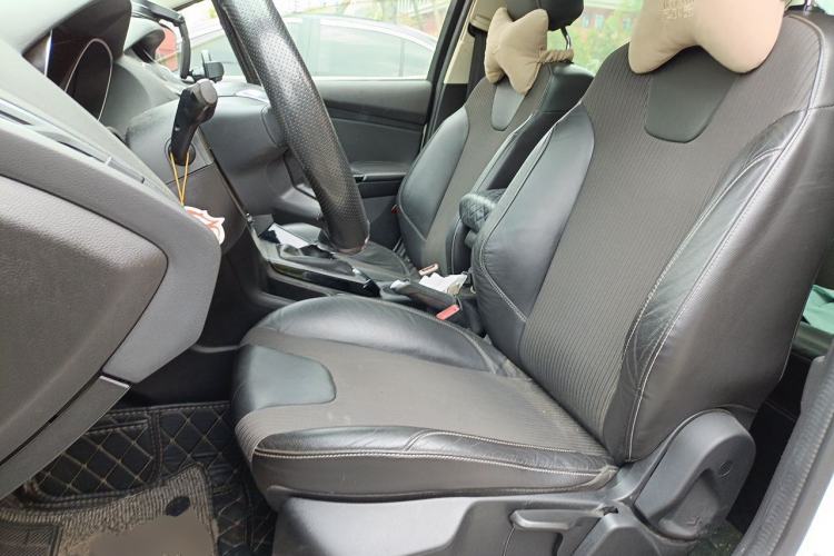 Used Ford Focus 2012 Sedan 1.6L Manual Fashion Edition Left Front Seat