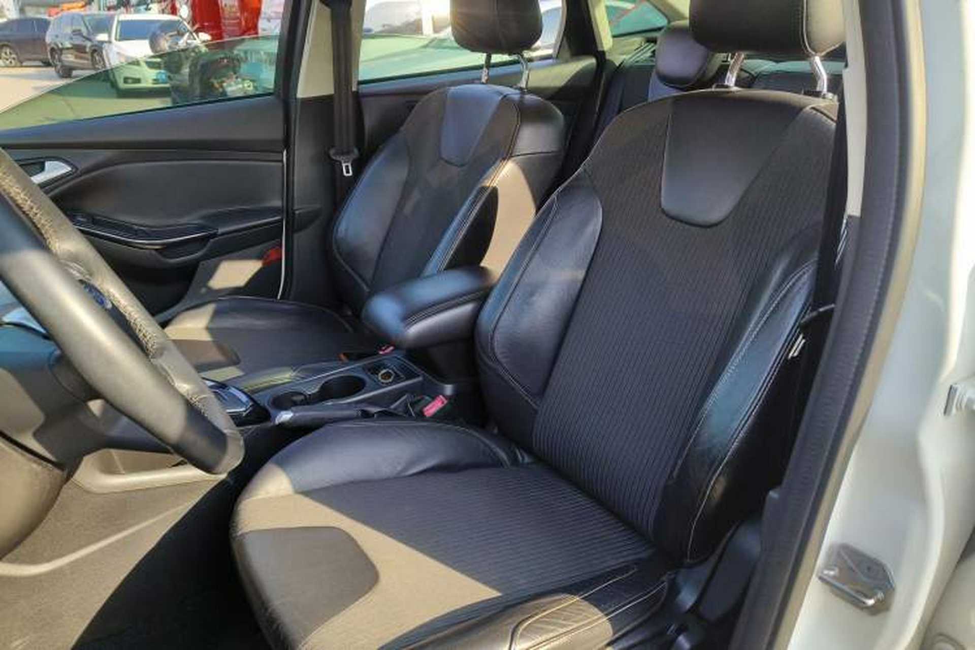 Used Ford Focus 2012 Sedan 1.6L Automatic Fashion Edition Left Front Seat