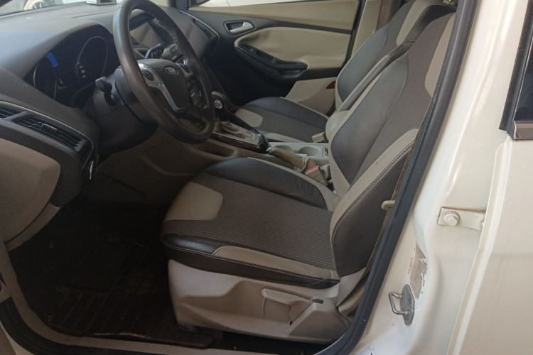 Used Ford Focus 2012 Sedan 1.6L Automatic Fashion Edition Left Front Seat