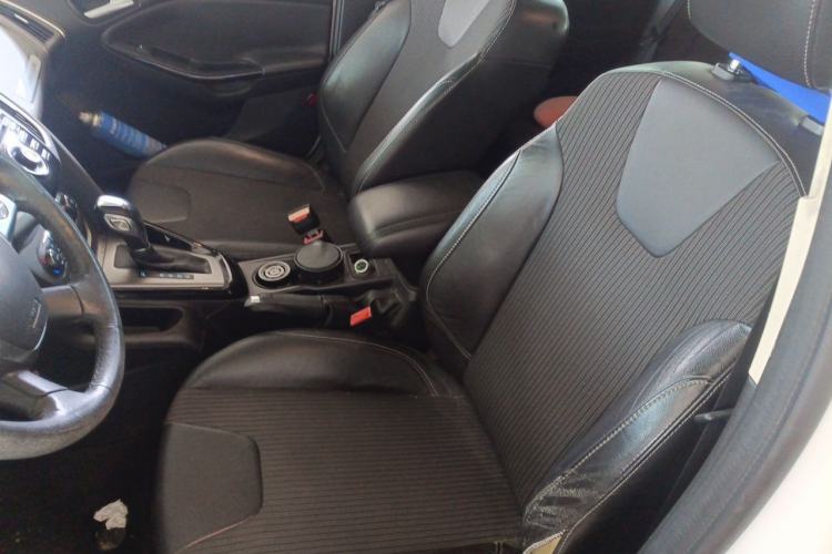 Used Ford Focus 2012 Hatchback 1.6L Automatic Fashion Edition Left Front Seat