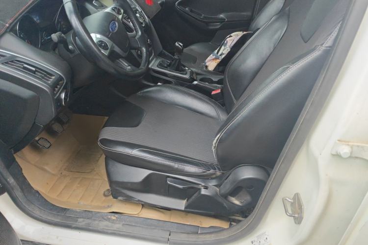 Used Ford Focus 2012 Hatchback 1.6L Manual Fashion Edition Left Front Seat