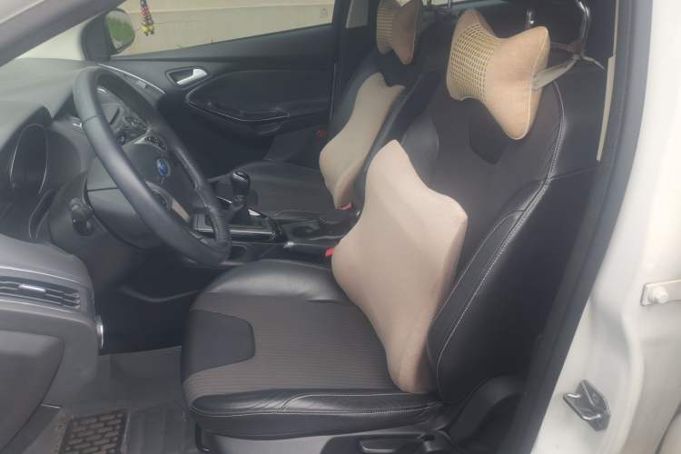 Used Ford Focus 2012 Sedan 1.6L Manual Fashion Edition Left Front Seat