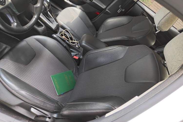 Used Ford Focus 2012 Sedan 1.6L Automatic Fashion Edition Left Front Seat
