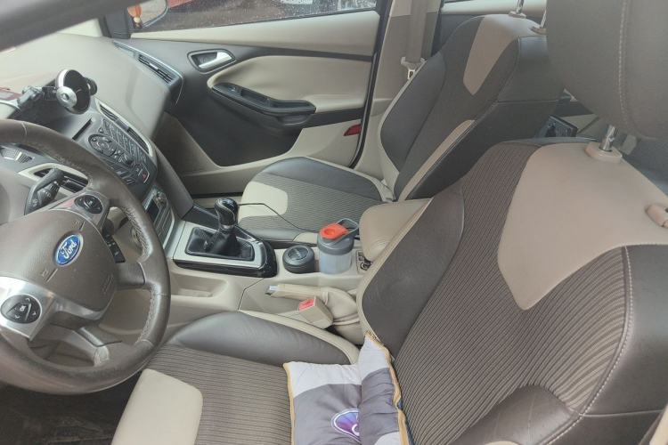 Used Ford Focus 2012 Hatchback 1.6L Manual Fashion Edition Left Front Seat
