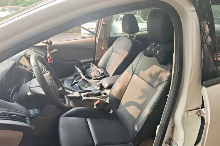 Used Ford Focus 2012 Sedan 1.6L Automatic Comfort Model Left Front Seat