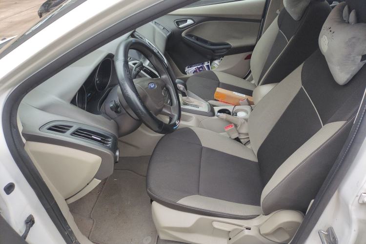 Used Ford Focus 2012 Sedan 1.6L Automatic Comfort Model Left Front Seat