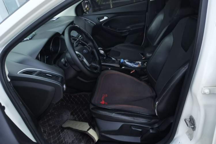 Used Ford Focus 2012 Hatchback 1.6L Automatic Fashion Edition Left Front Seat