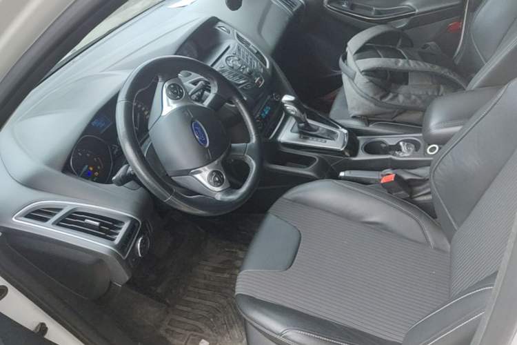 Used Ford Focus 2012 Hatchback 1.6L Automatic Fashion Edition Left Front Seat