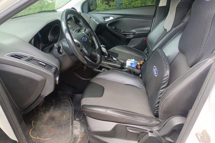 Used Ford Focus 2012 Hatchback 1.6L Automatic Fashion Edition Left Front Seat