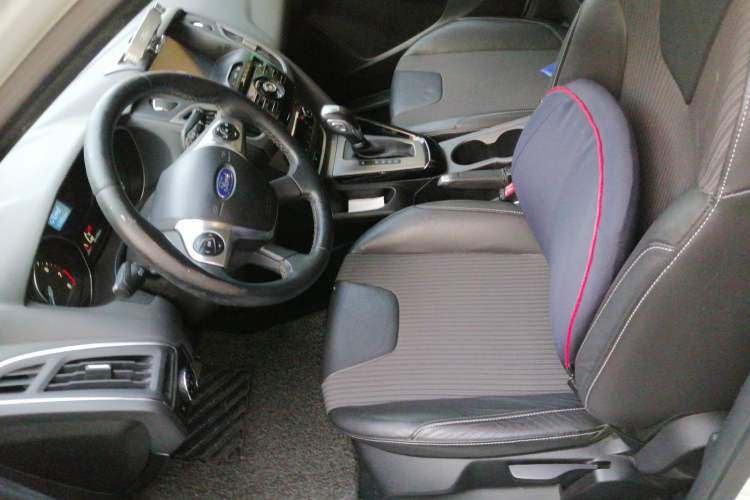 Used Ford Focus 2012 Hatchback 1.6L Automatic Fashion Edition Left Front Seat