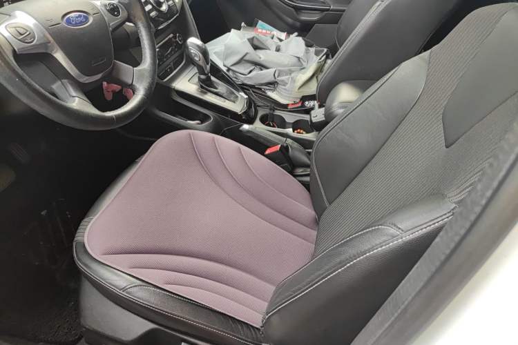 Used Ford Focus 2012 Sedan 1.6L Automatic Fashion Edition Left Front Seat