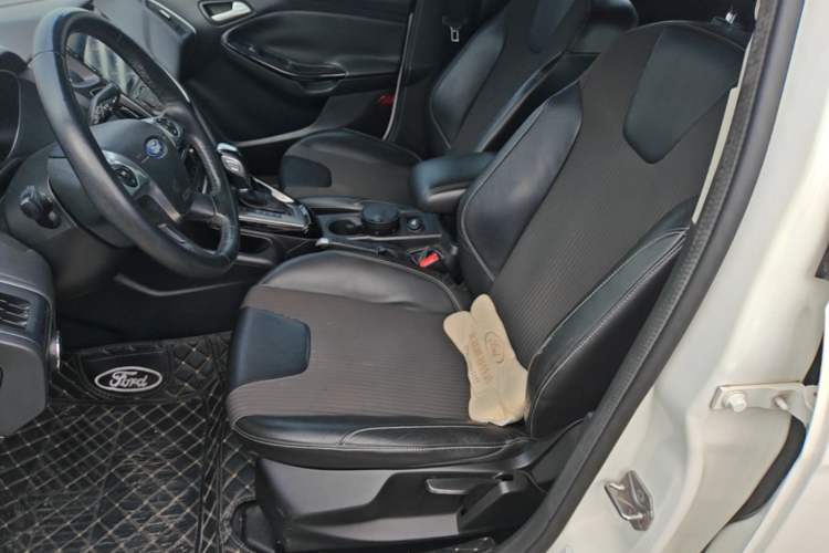 Used Ford Focus 2012 Hatchback 1.6L Automatic Fashion Edition Left Front Seat