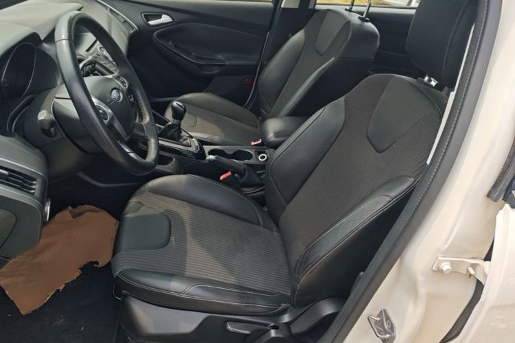 Used Ford Focus 2012 Sedan 1.6L Manual Fashion Edition Left Front Seat