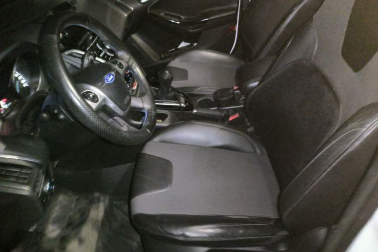 Used Ford Focus 2012 Sedan 1.6L Manual Fashion Edition Left Front Seat