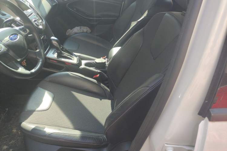 Used Ford Focus 2012 Hatchback 1.6L Automatic Fashion Edition Left Front Seat