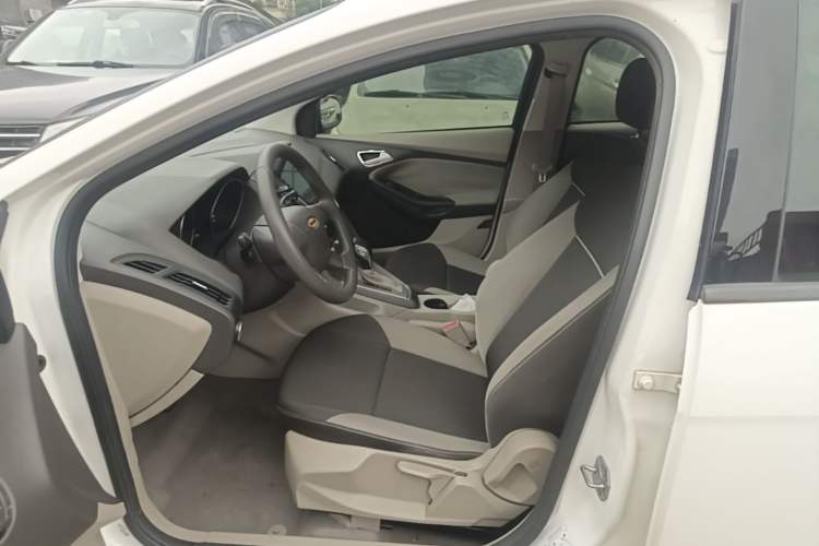 Used Ford Focus 2012 Sedan 1.6L Automatic Comfort Model Left Front Seat